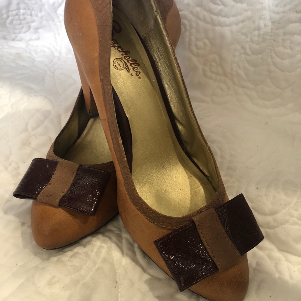 Seychelles Bow Heels
